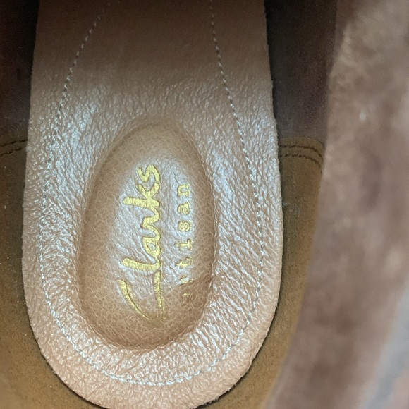 Clarks artisan brown leather boot. lace up - Picture 7 of 8